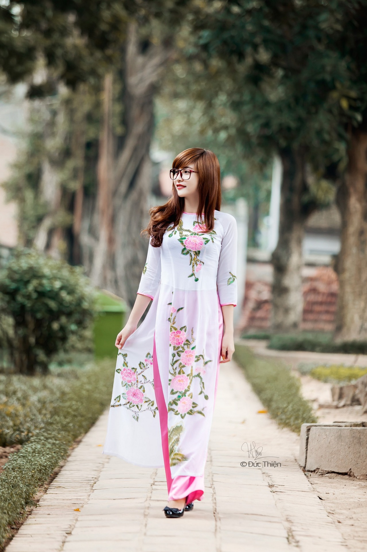 美女叼嘿